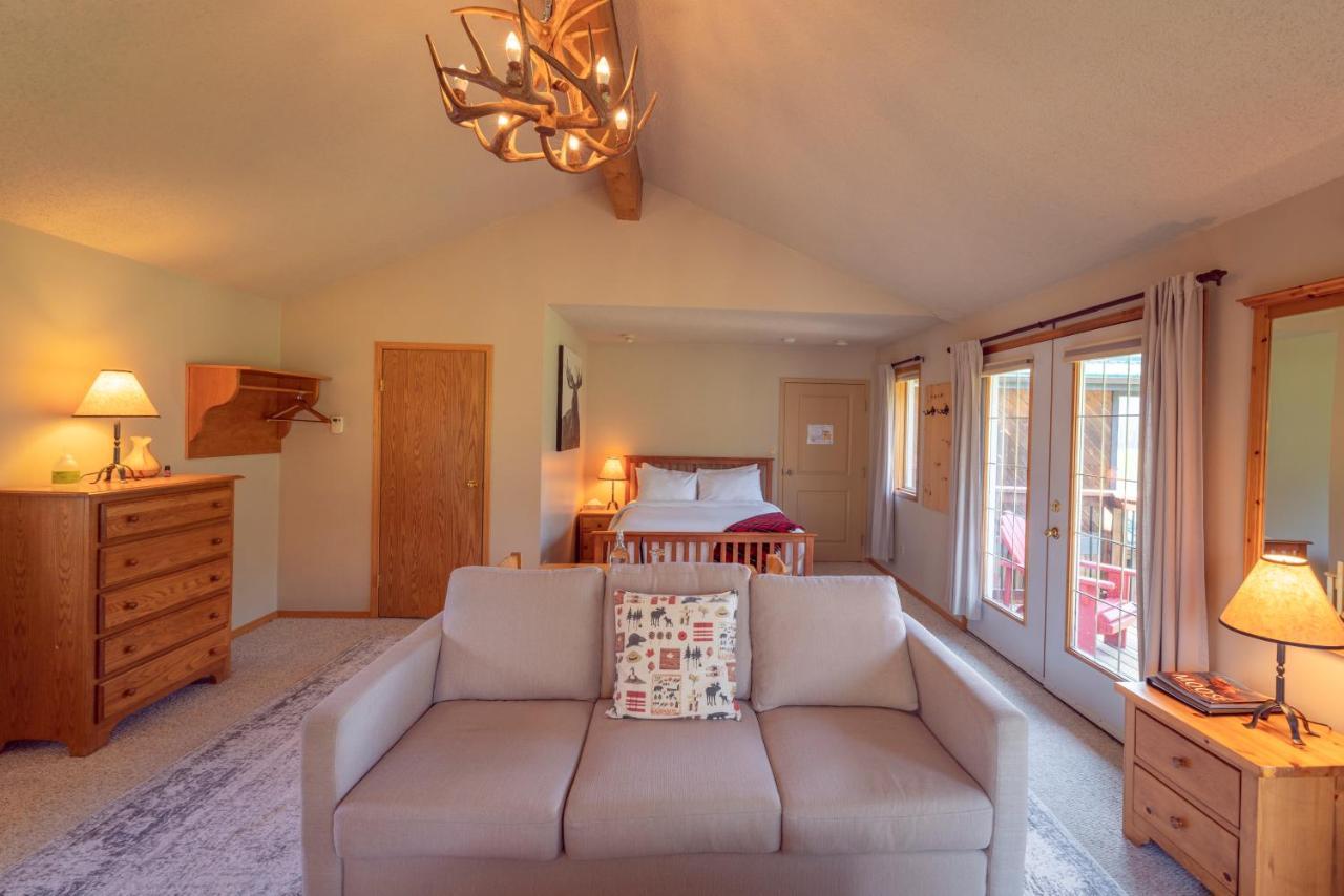 Lodge Mount Engadine *