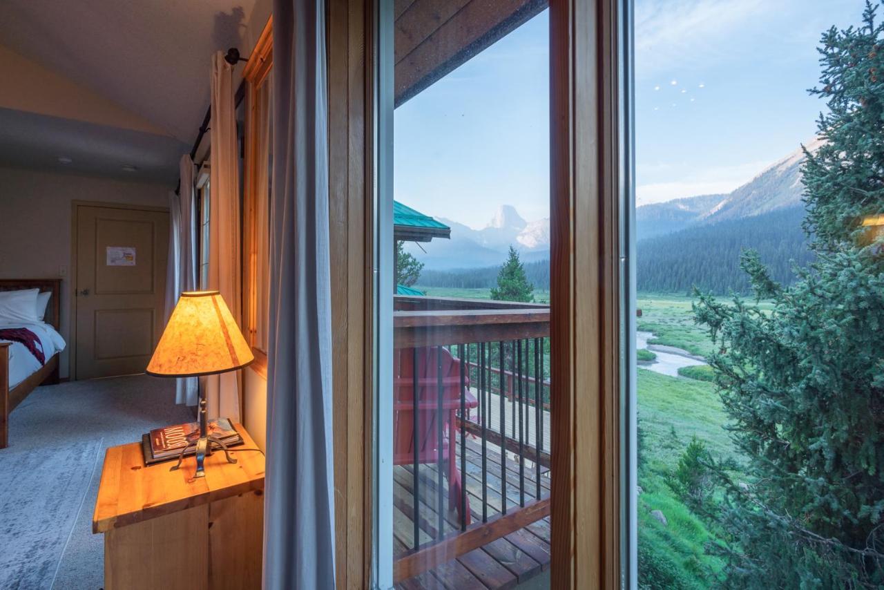Mount Engadine Lodge *